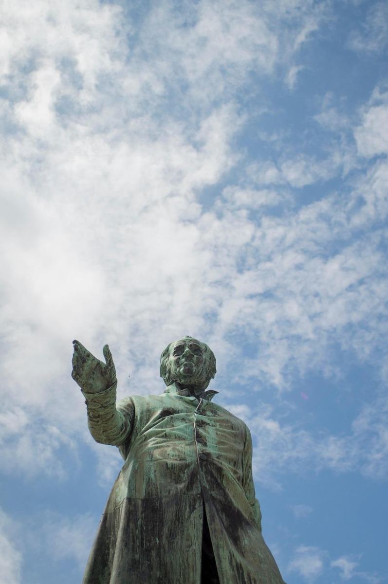 Przeszłość, która szokuje! Karol Nawrocki pozywa Onet za kontrowersyjne oskarżenia