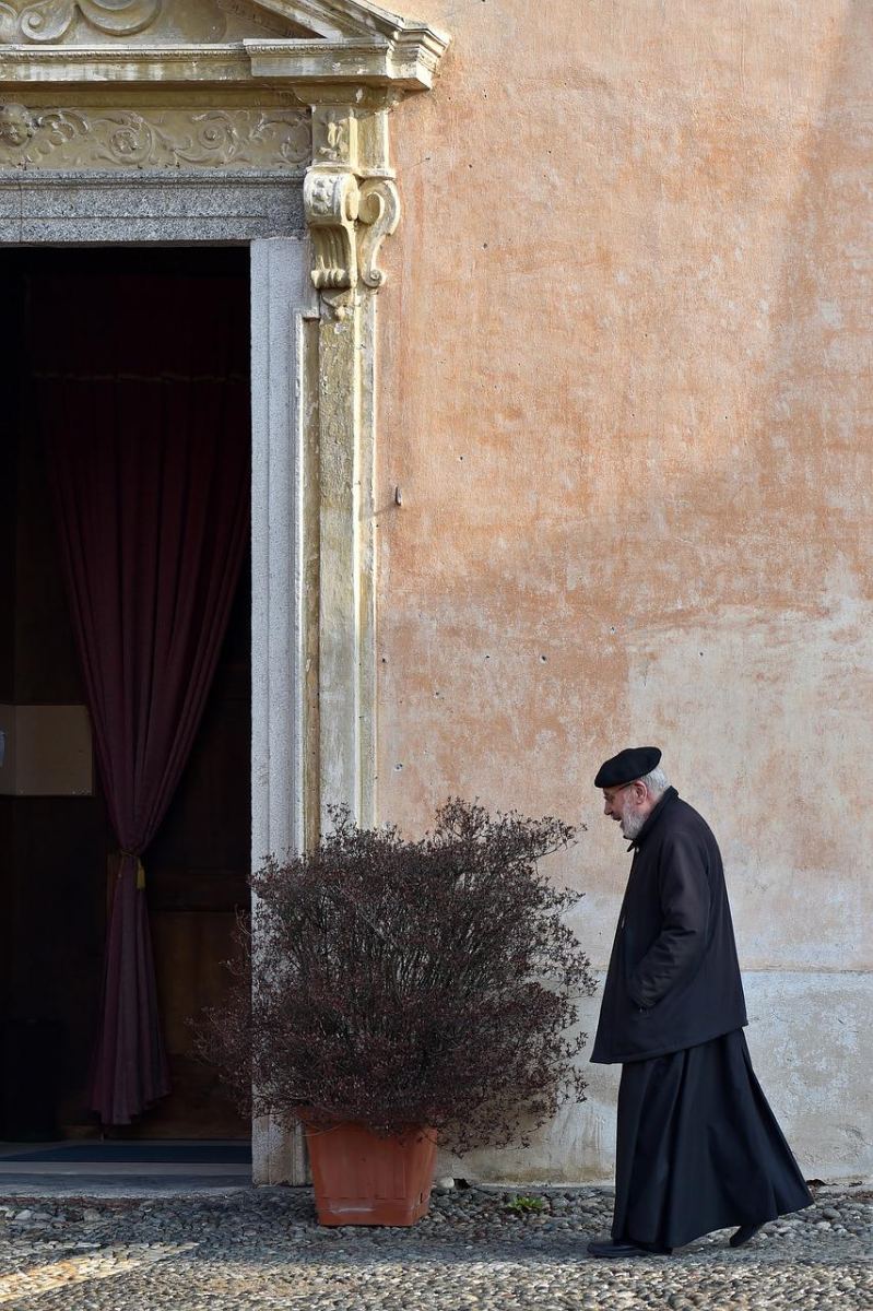 Ukarany ksiądz Daniel Galus znowu szokuje. Kuria stanowczo zaprzecza jego słowom