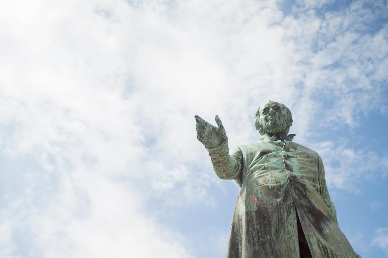 Niebezpieczne powiązania Karola Nawrockiego. Szokujące fakty ujawnione!