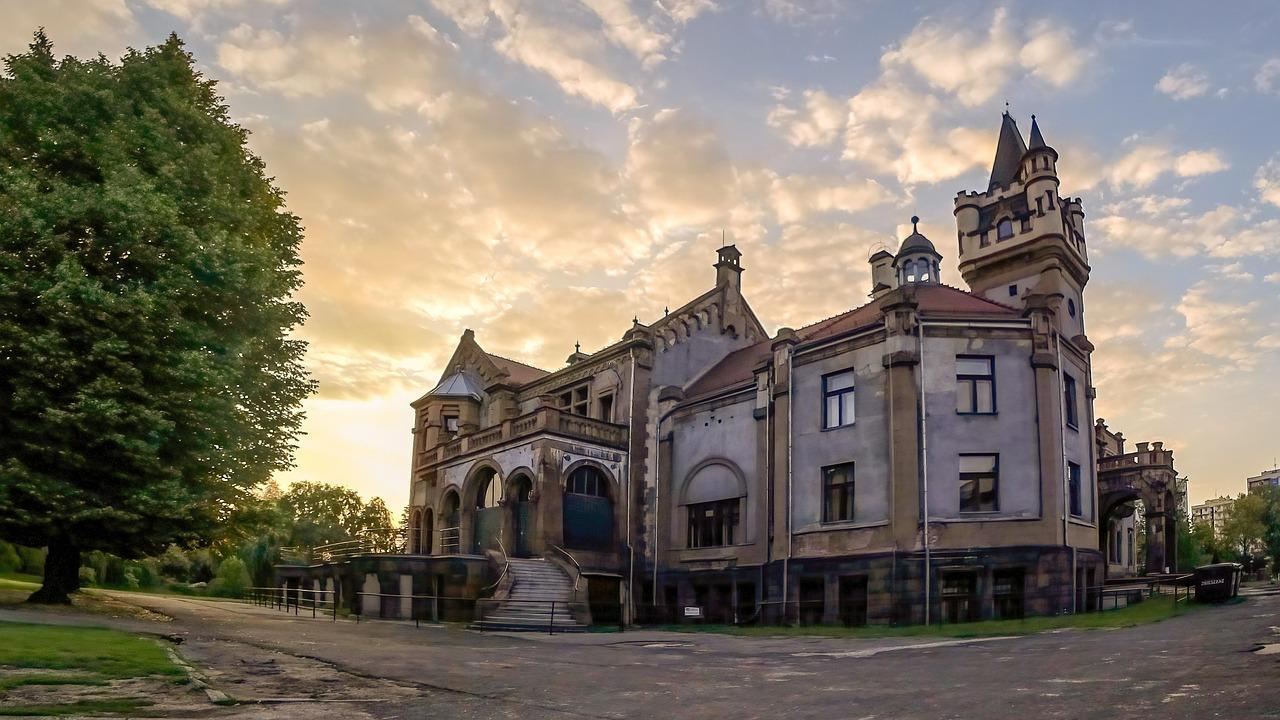 Pożar w Warszawie UJAWNIA dramatyczne straty w dziedzictwie kulturowym