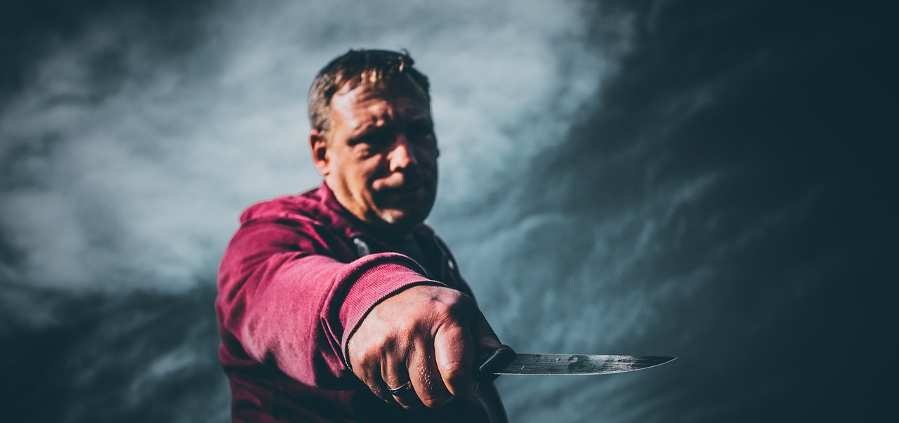 Zaskakujący atak w Dreźnie. Kim jest sprawca i dlaczego ofiara wyszła na wolność?