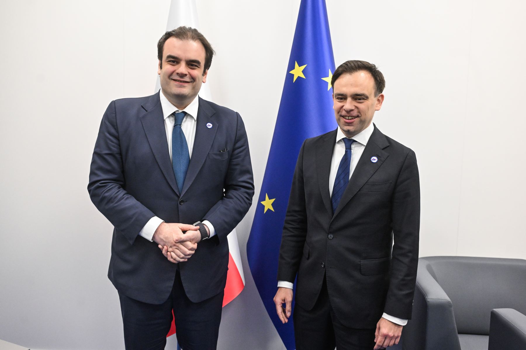 Minister Domański: Jak zatrzymać polskie firmy w kraju? Poznaj kluczowe rozwiązania!