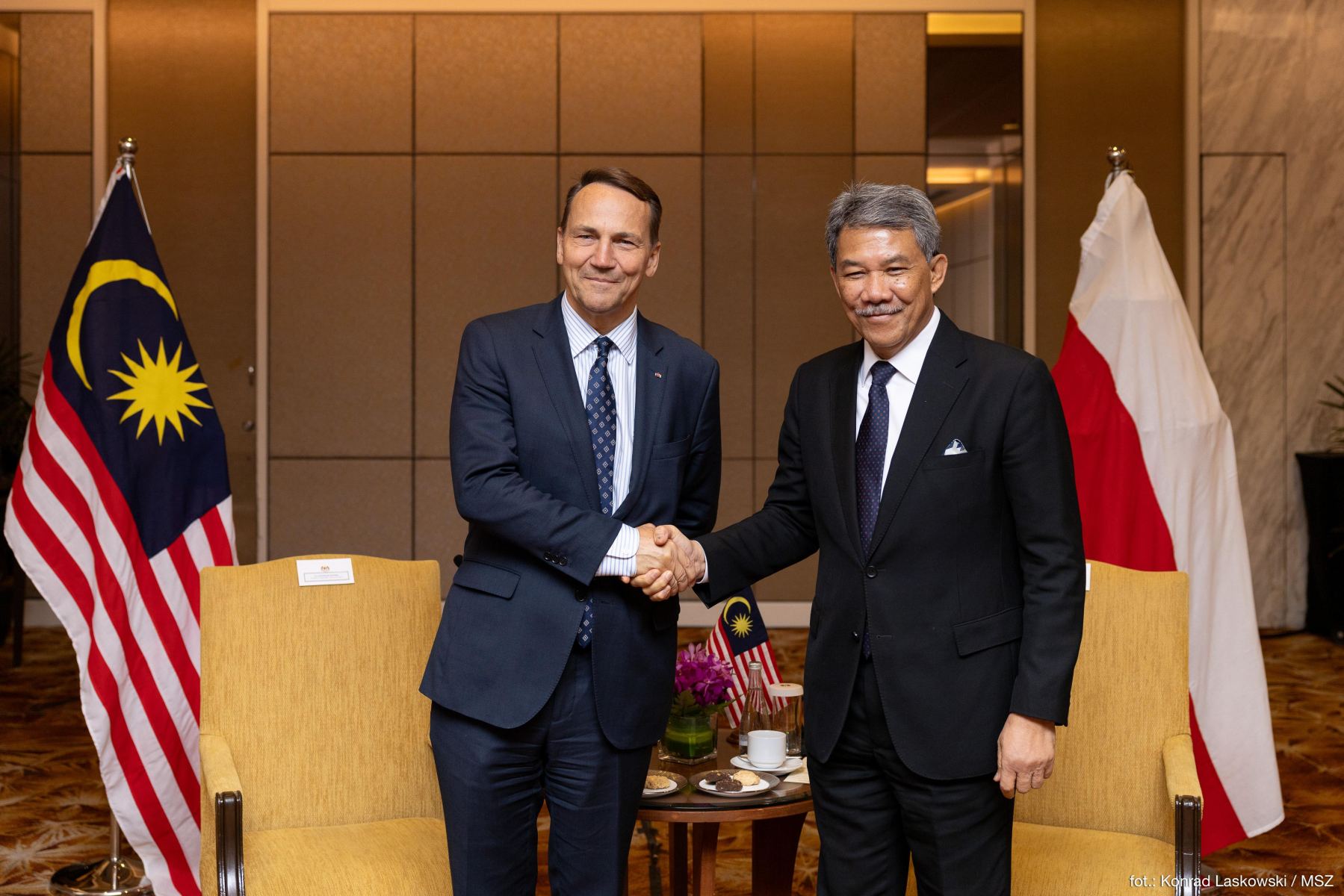 Sikorski: Czy prezydent dotrzyma obietnic? Rząd ujawnia fakty!