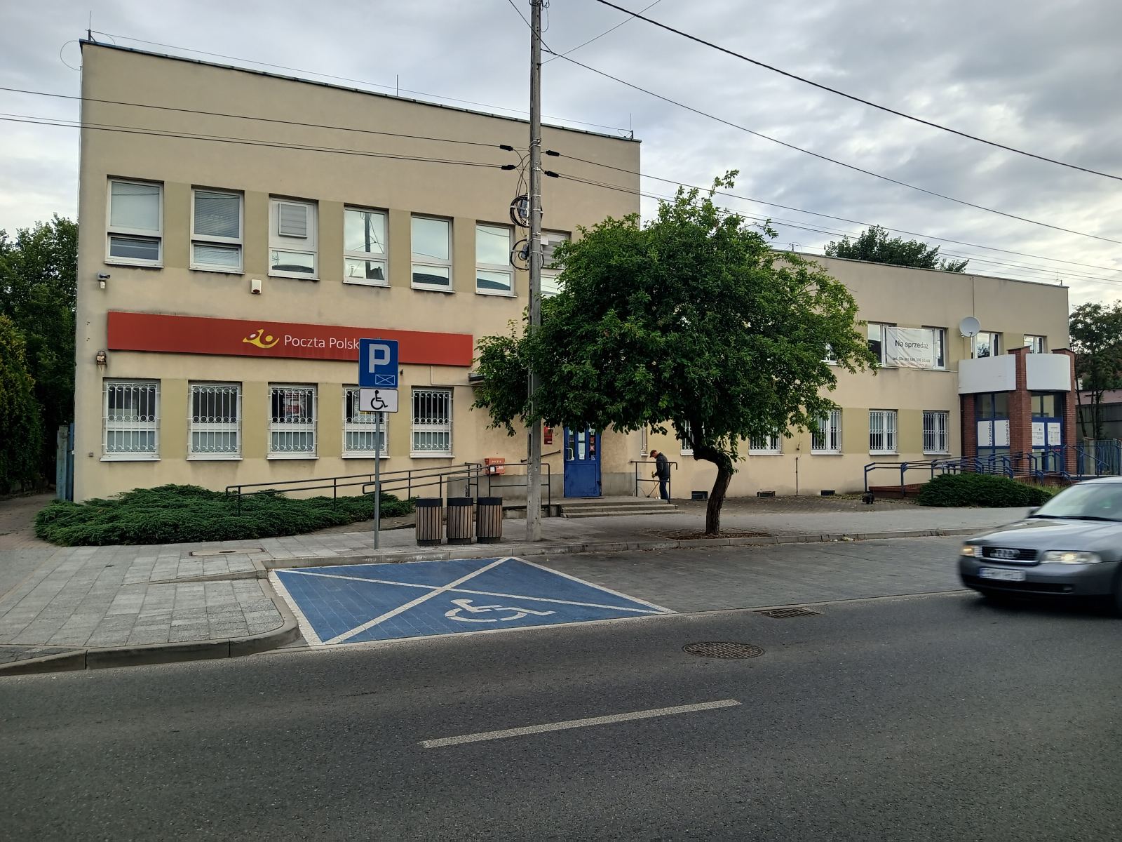 Jak wysłać paczkę do USA? Poczta Polska wyjaśnia zmiany w obsłudze przesyłek!