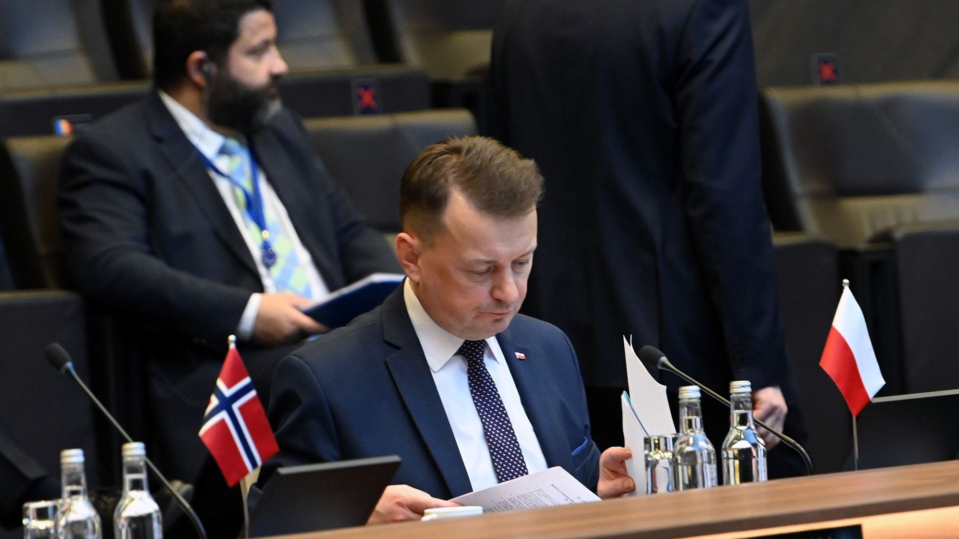 Mariusz Błaszczak w kontrze do premiera – co kryje się za tą wymianą zdań?