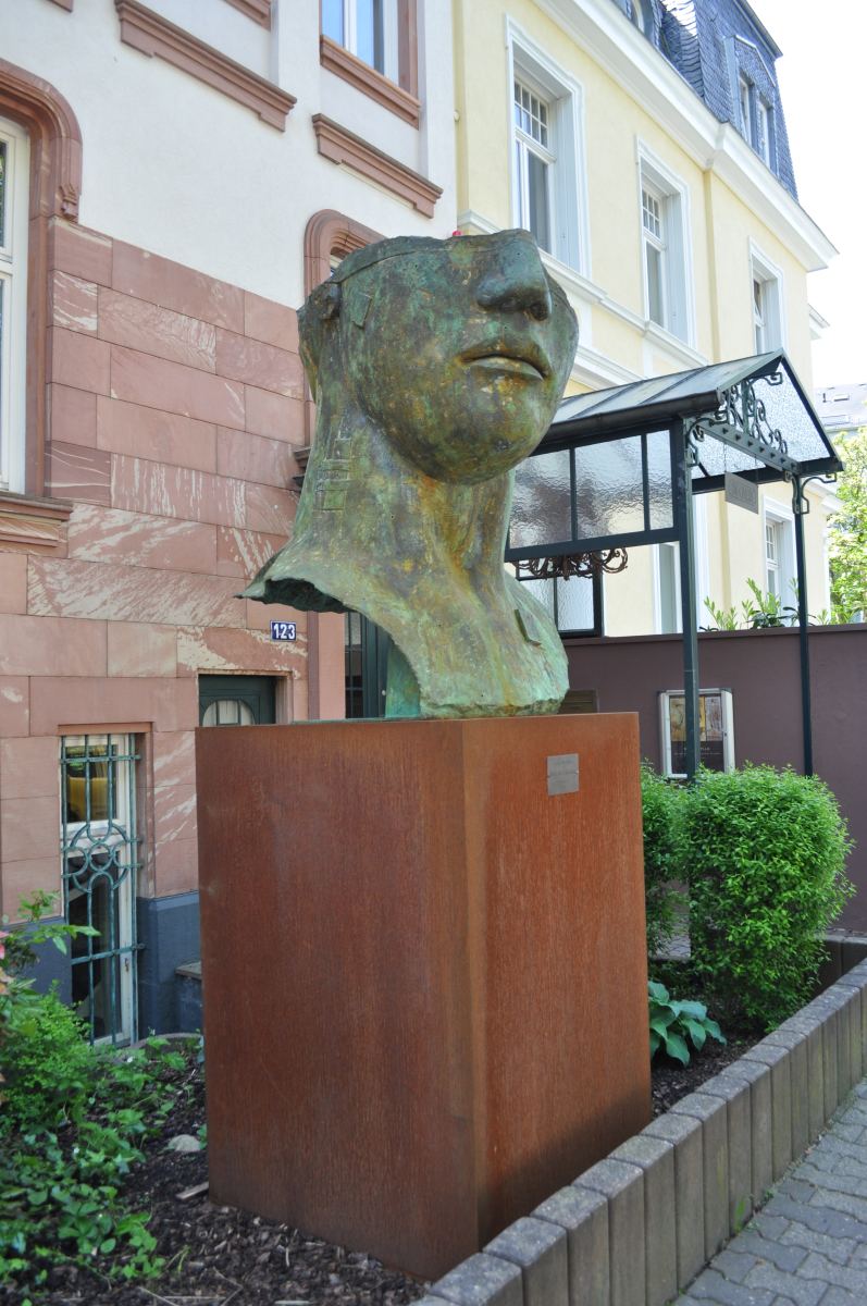 Rzeźba jako inwestycja: Analiza rekordowej sprzedaży dzieła Igora Mitoraja