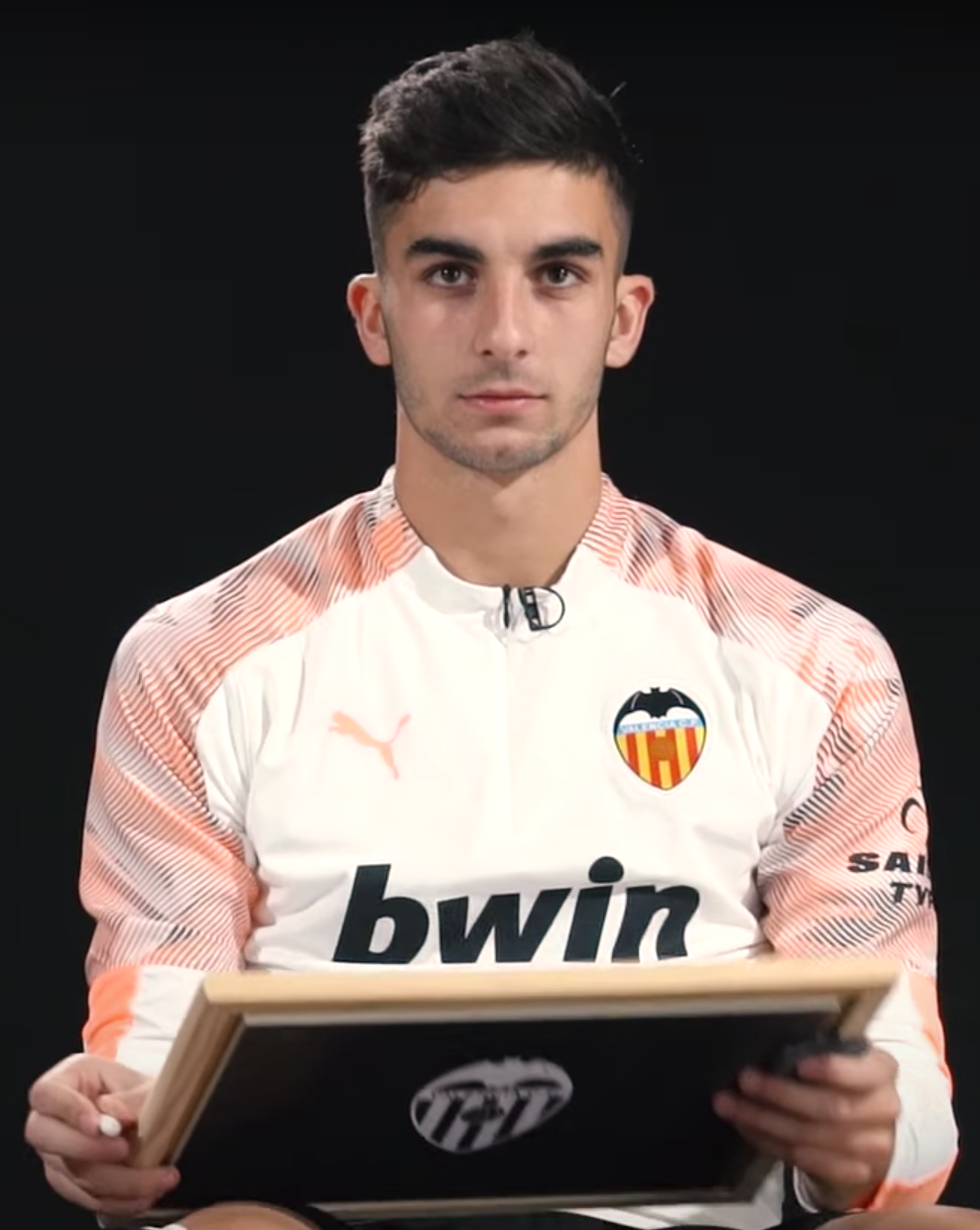 Zastąpił Lewandowskiego i wstrząsnął Ligą Mistrzów! Niespodziewany bohater Barcelony!